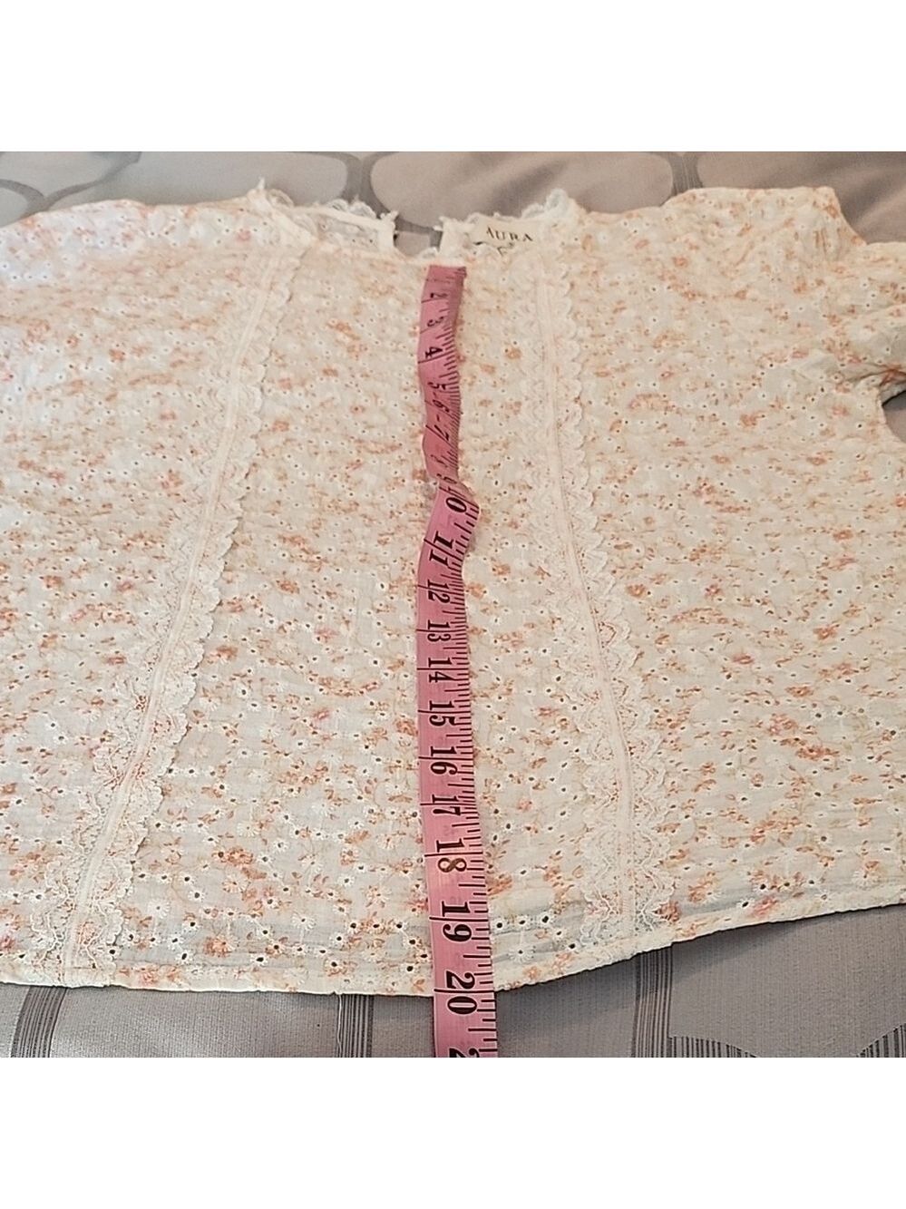 AURA Cream Lace Women's Top - Picture 5 of 9